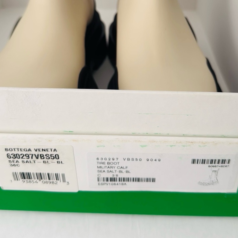 Bottega Veneta Tire Chelsea Boot in Sea Salt NWT  $1450 EU 38 - Picture 10 of 16
